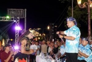 Pertama Kali Digelar Malam Hari, Lamongan Night Carnival Berlangsung Meriah Dan Spektakuler